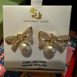 Sincerly Jules Gold Bow Earrings with Pearls NEW